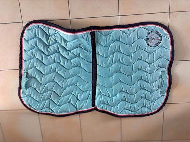 tapis bleu