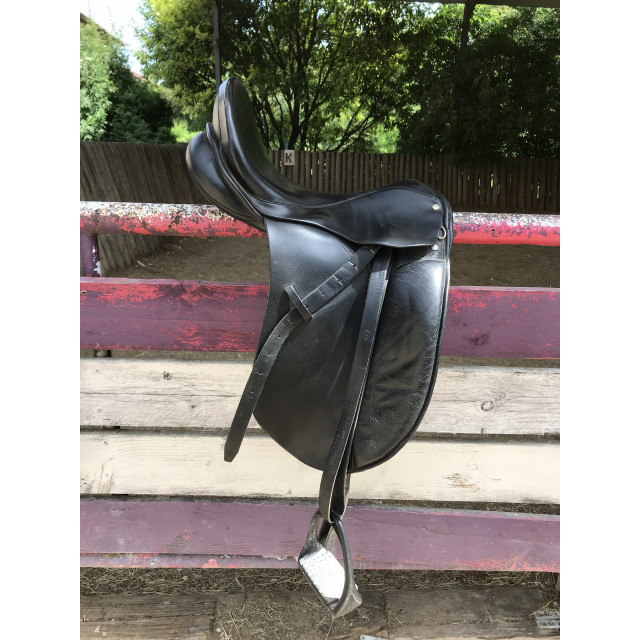 Selle de dressage