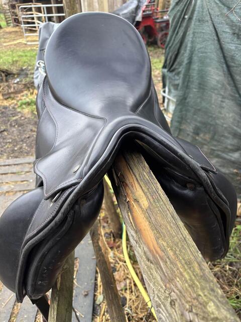 Selle de dressage