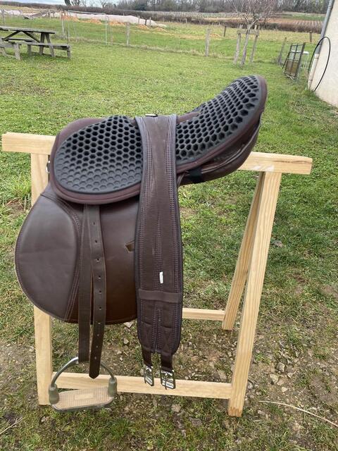 selle étrier sangle