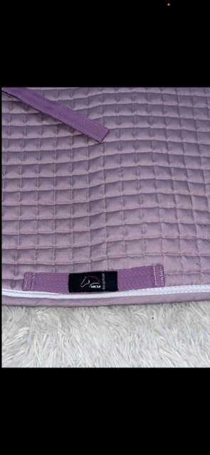 Tapis de selle HKM