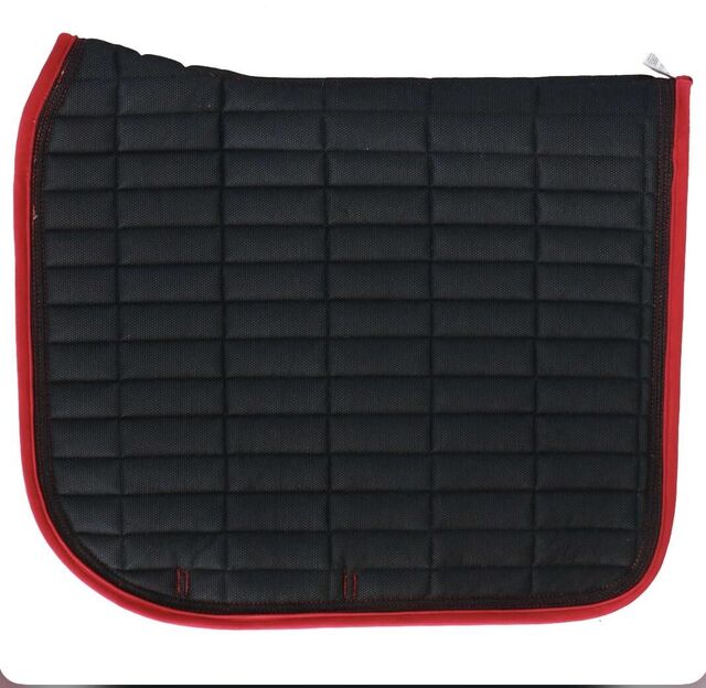 Tapis equitheme rouge en velours