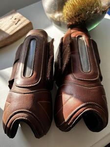 Paire de guêtres en cuir