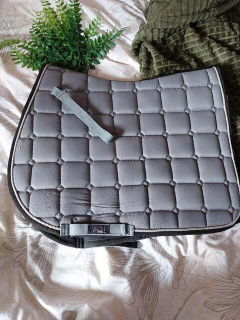 Tapis gris HKM
