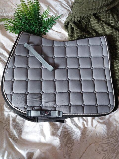 Tapis gris HKM
