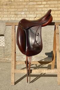 Selle de Dressage