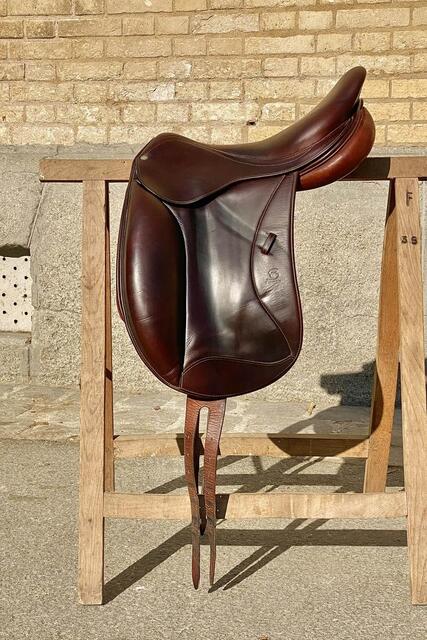 Selle de Dressage