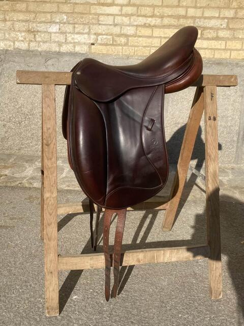 Selle de Dressage