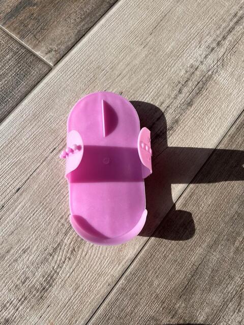 étrille en plastique