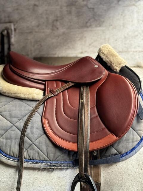 Selle mixte en cuir – Très bon état