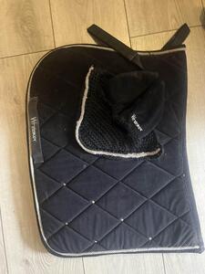 ensemble noir avec strass