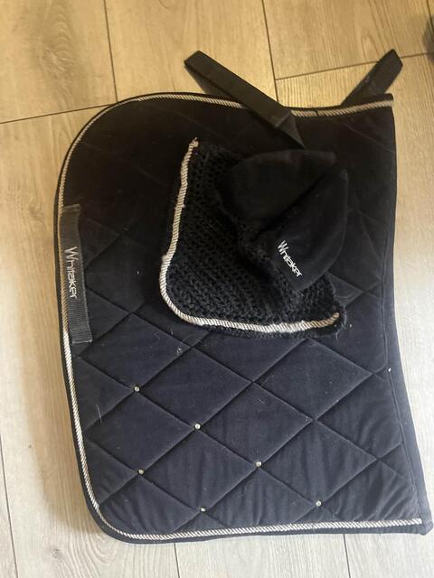 ensemble noir avec strass