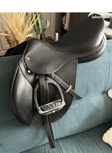 Selle de CSO sûpreme comme neuve