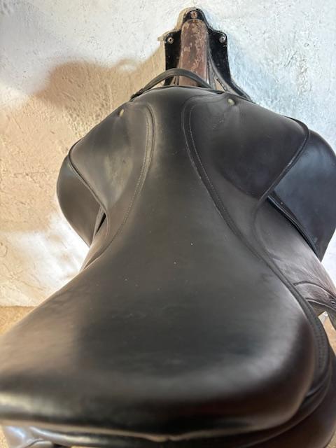 SELLE DE DRESSAGE CHILDERIC